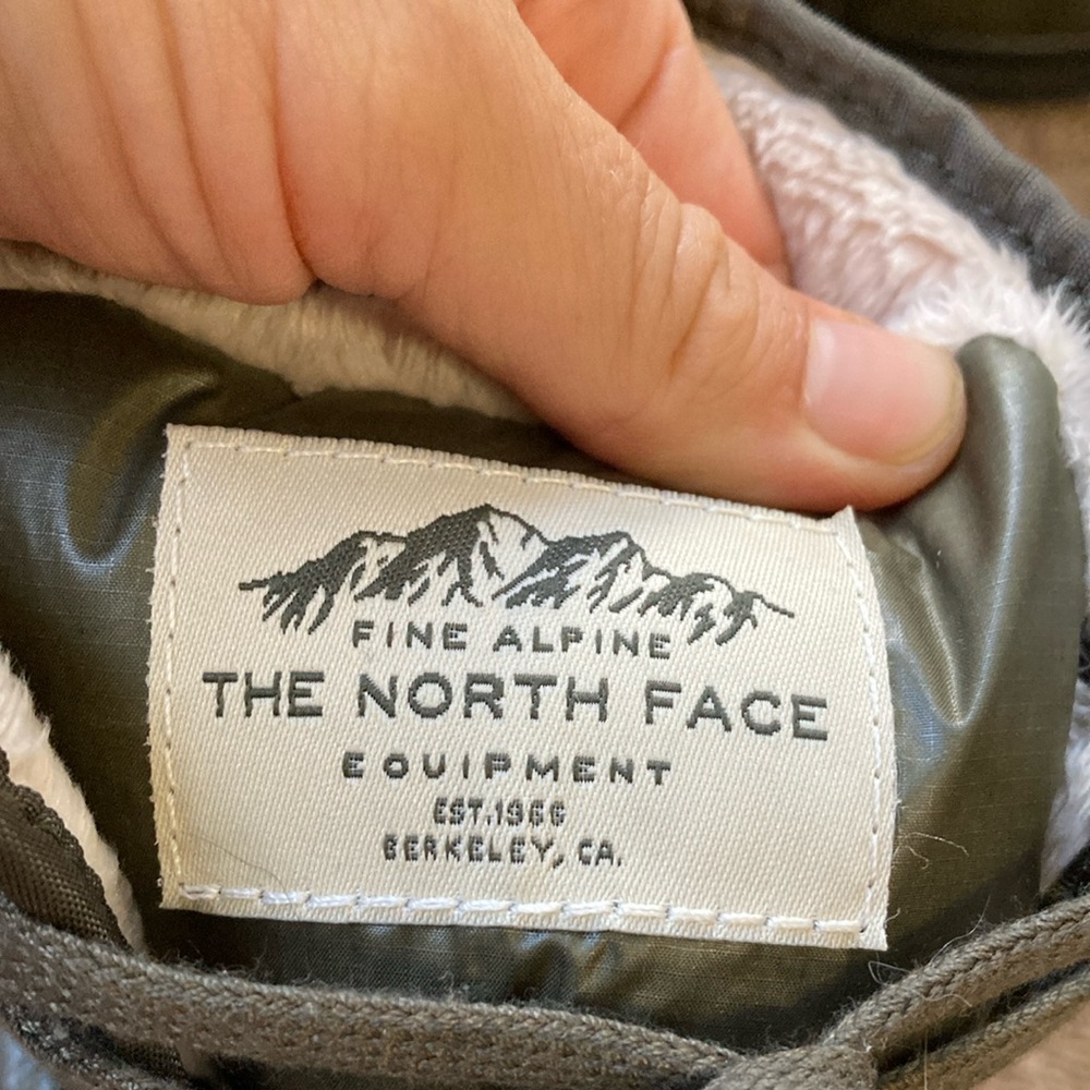 For Sharon: The North Face Green Winter Boots - Picture 2 of 9